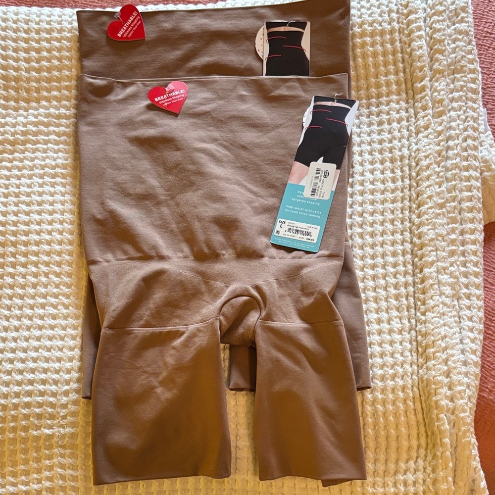 NWT Lot of 2 ASSETS by SPANX Shaping High- Waist Short Large